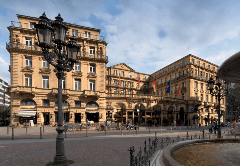 Steigenberger Frankfurter Hof in der historischen Altstadt